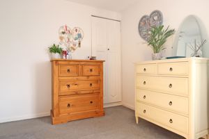 BEDROOM- click for photo gallery